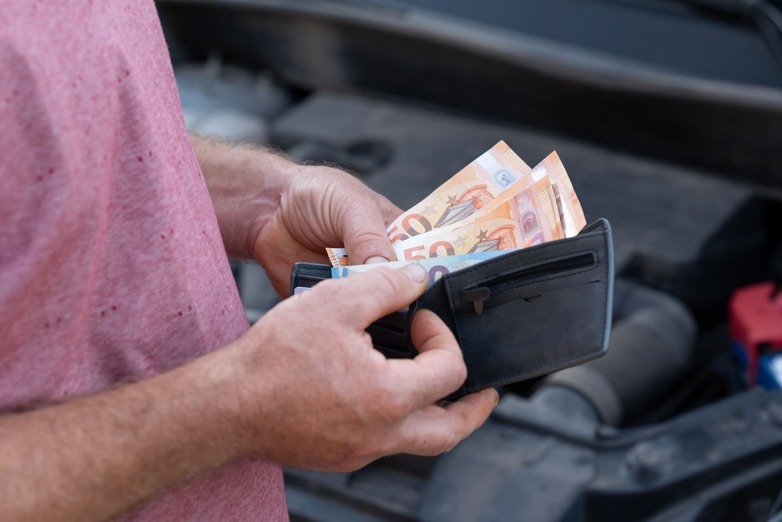 L'État fait payer ses aides écologiques aux consommateurs, de manière indirecte, dénonce 60 Millions de consommateurs © Vitalii Stock / Shutterstock