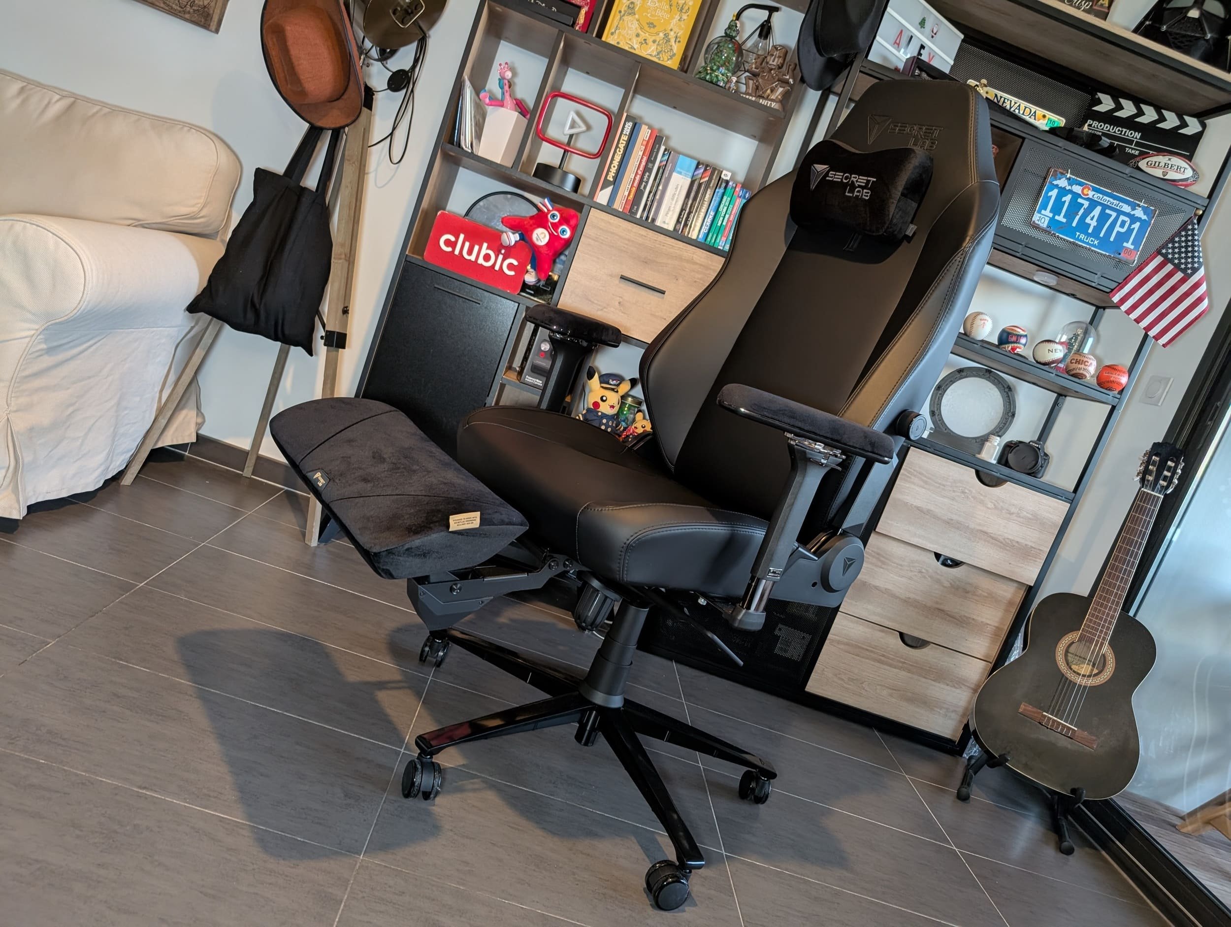 Le fauteuil Secretlab TITAN Evo Nanogen XL et son repose-jambes. ©Alexandre Boero pour Clubic