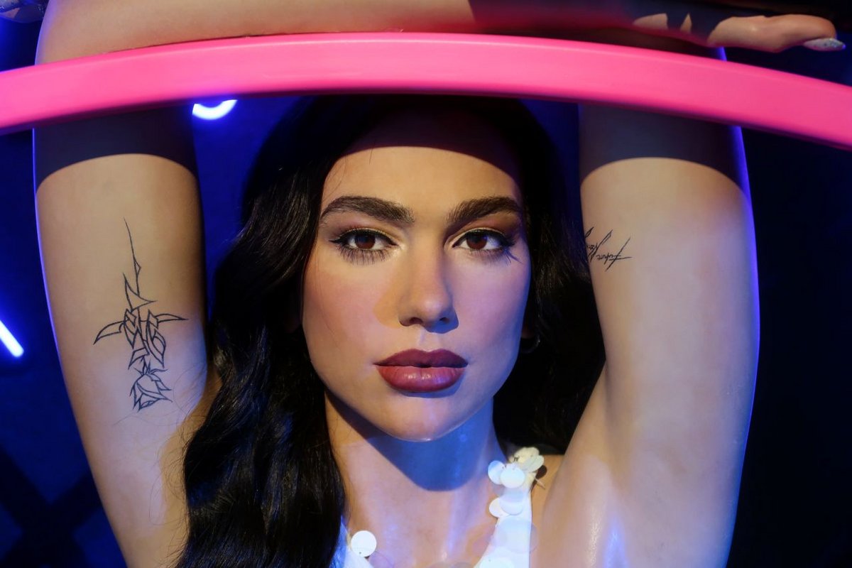 Dua Lipa, représentée ici en cire au musée de Madame Tussaud (New Yorkk), n'est pas restée de marbre quand laPPL sans l'amendement qu'elle et ses colègues artistes demandaient concernant les droits d'auteurs et l'IA - - ©John Arehart / Shutterstock