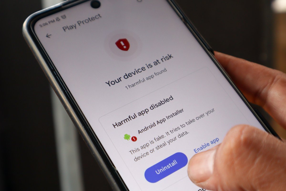 Pour vous prémunir contre ce type de malware, évitez les téléchargement hors Play Store et ne désactivez pas Play Protect. © Eza_Nanda / Shutterstock