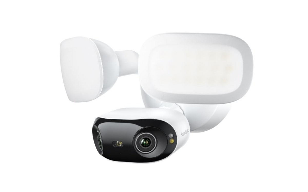 La nouvelle caméra Elite Floodlight WiFi, qui coïncide avec les 16 ans de la marque. ©Reolink