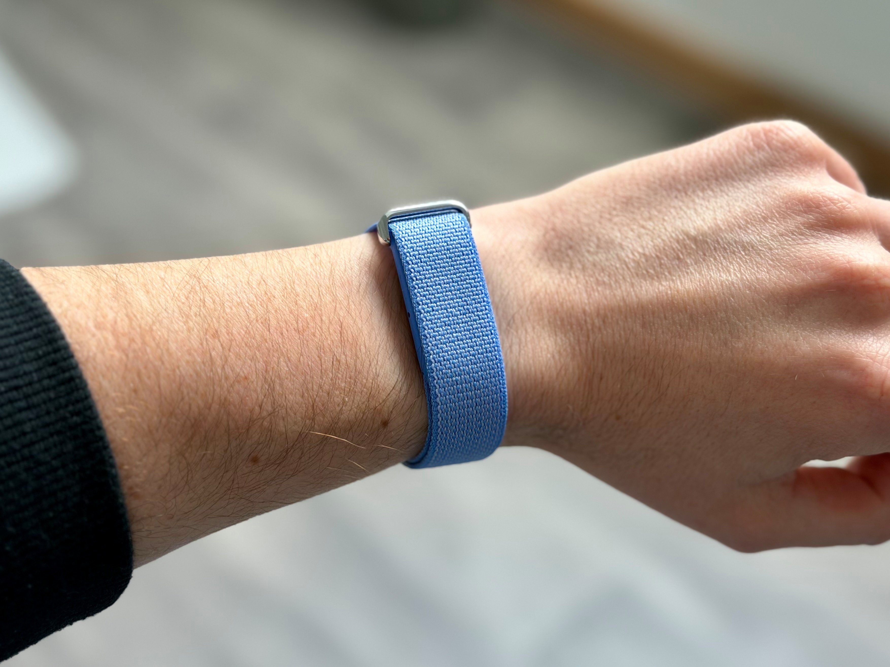 Un coach santé IA au poignet : c'est la promesse du Google Fitbit Air ©Mathieu Grumiaux pour Clubic