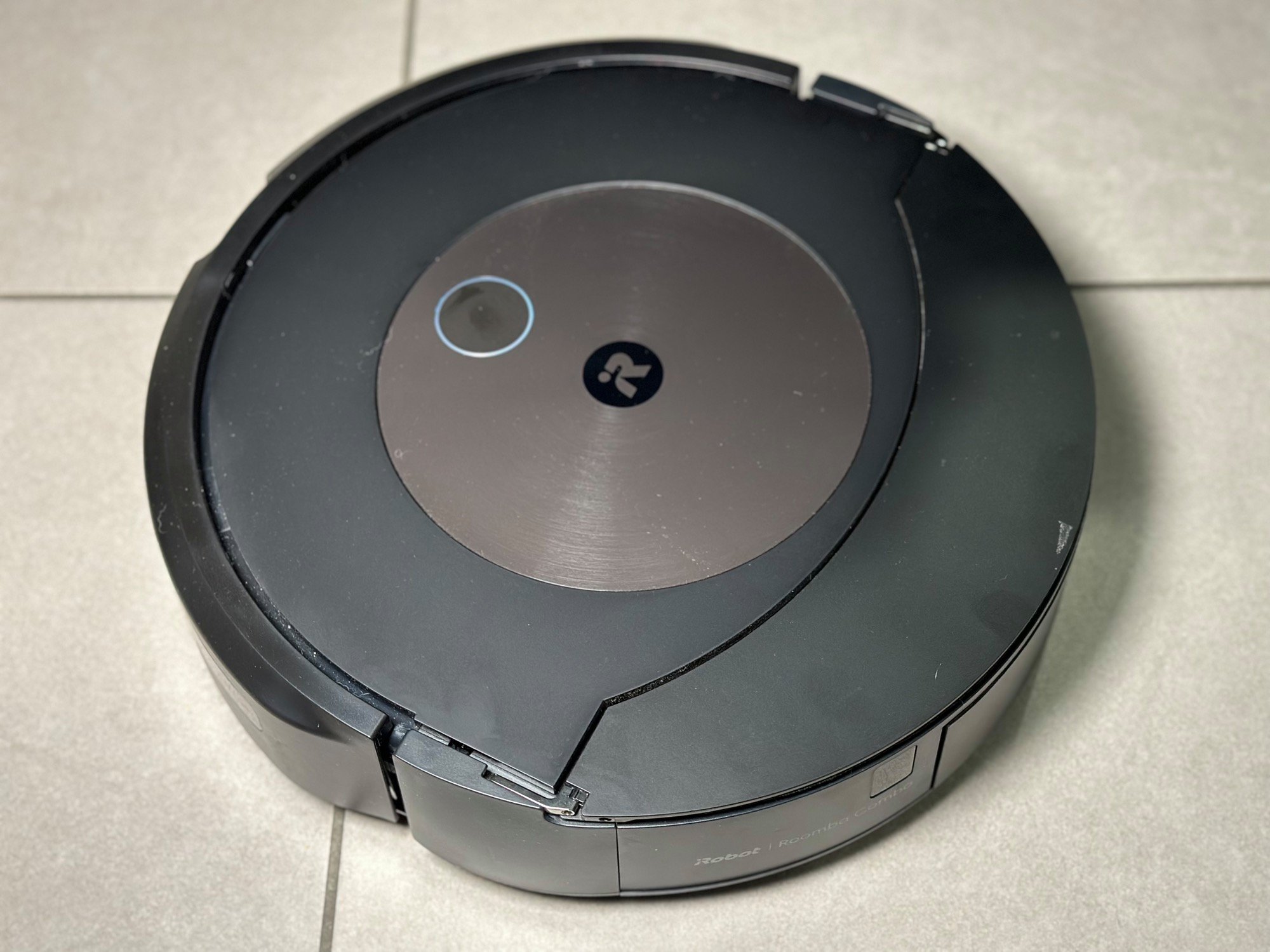 Un aspirateur robot solide et parfaitement conçu © Mathieu Grumiaux pour Clubic