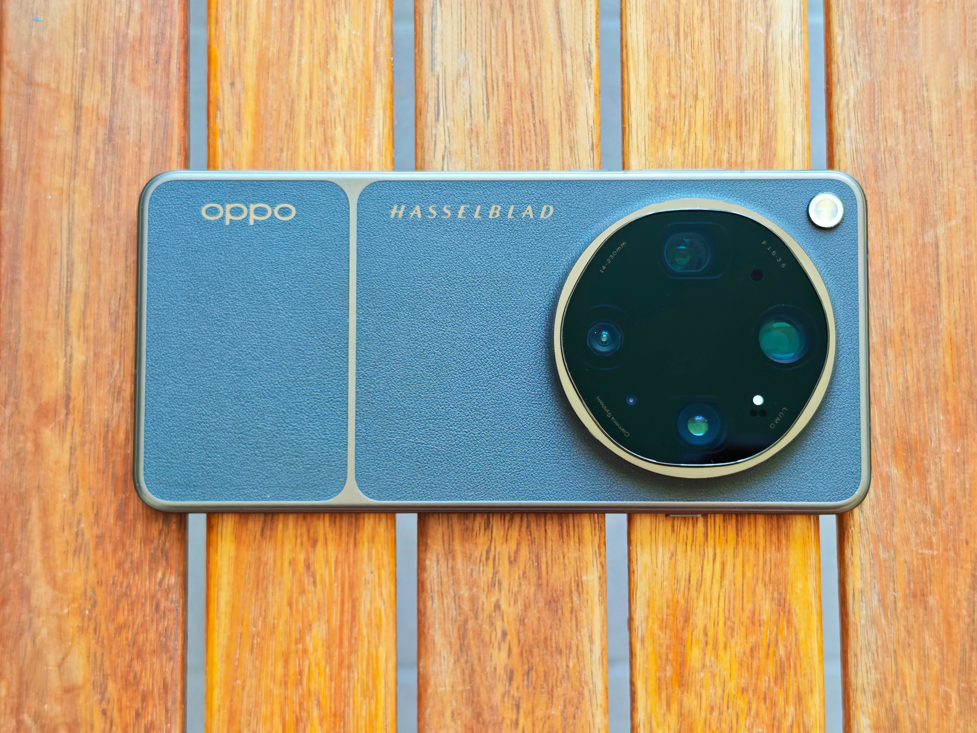 Le Find X9 Ultra fait tout ce qu'il peut pour ne pas ressembler à un smartphone : mission accomplie !© Marc Mitrani pour Clubic