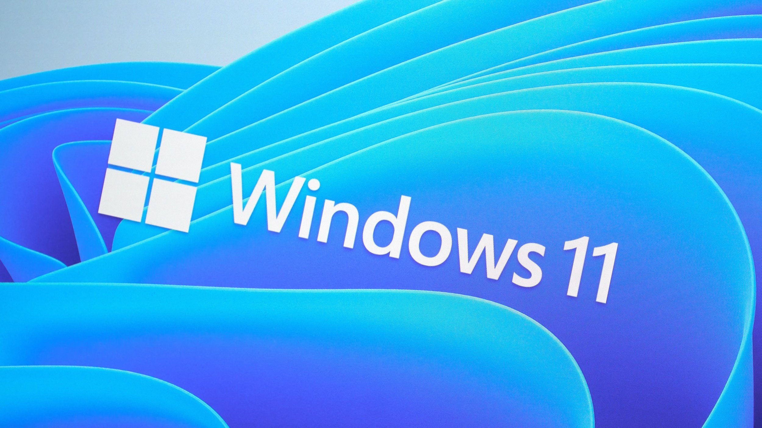 Microsoft signe le plus gros Patch Tuesday de son histoire et corrige 622 failles. © dennizn / Shutterstock
