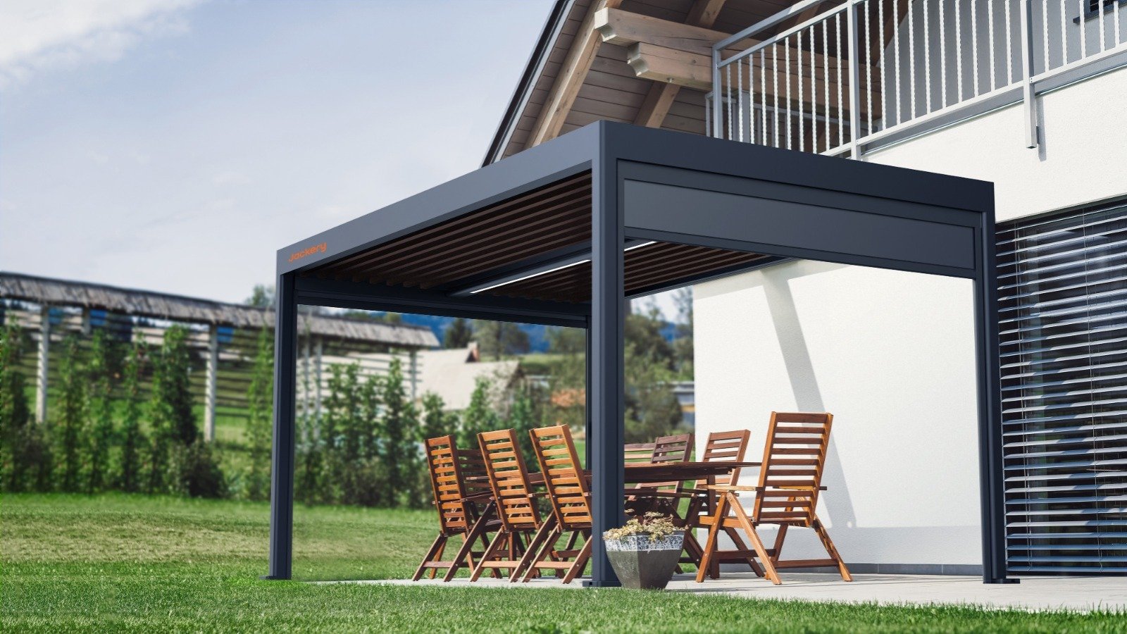 Bien positionnée au soleil sur une terrasse ou la pelouse, cette pergola pourra générer jusqu'à 2000 watts d'électricité solaire. ©Jackery