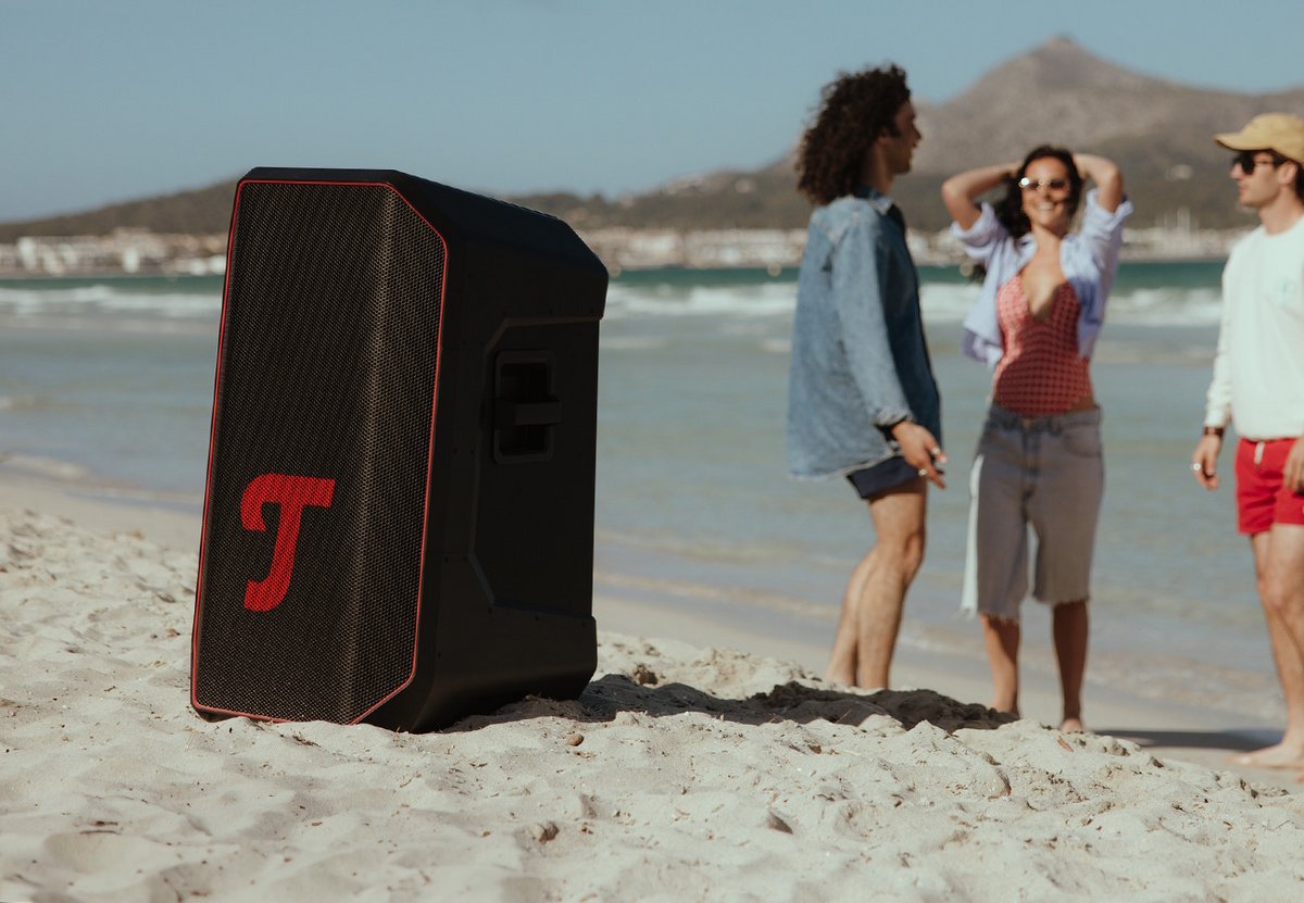 440 watts dans une enceinte transportable, c'est la promesse de la Rockster 2. ©Teufel
