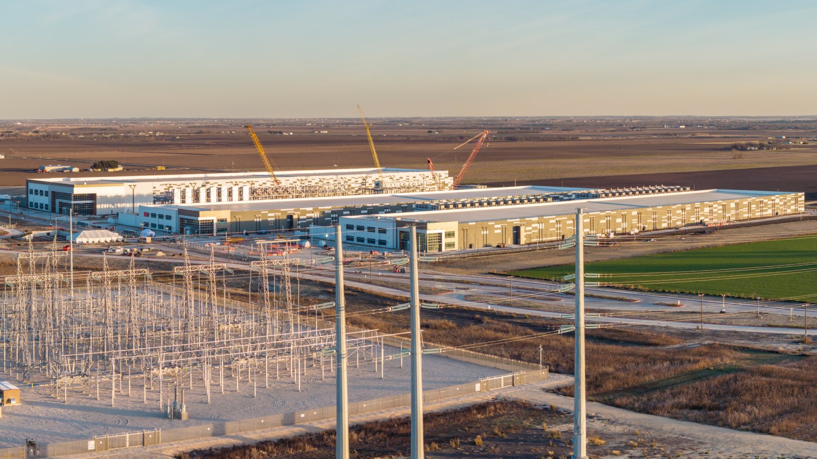 Un data center en construction dans une zone désertique. ©Steve Heap / Shutterstock
