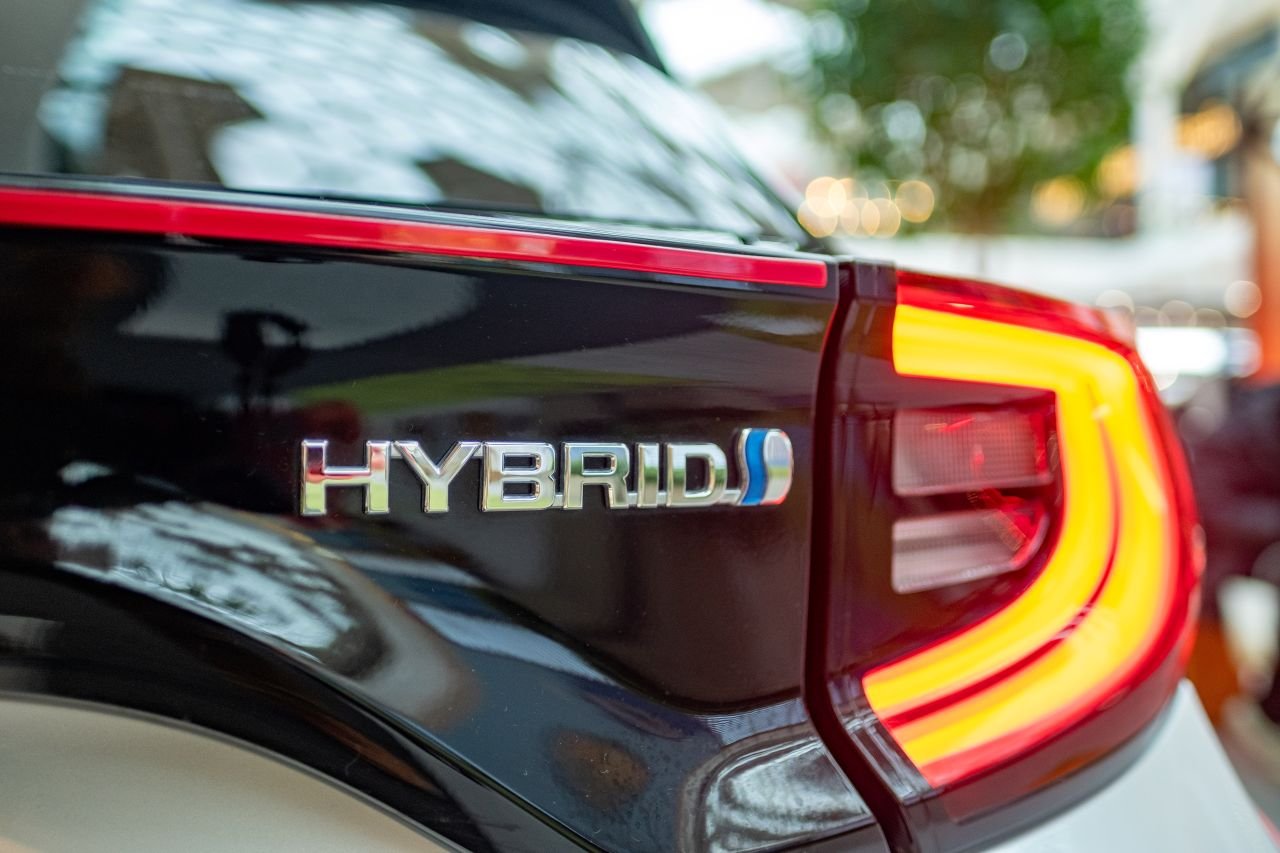 Au total, seulement 27 à 31% des kilomètres parcourus se font sans moteur thermique - ©William Barton / Shutterstock