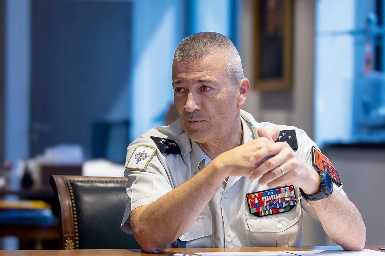 Le général Thierry Burkhard passe le flambeau à la tête des armées françaises © MDL Victor François/Dicod/Défense