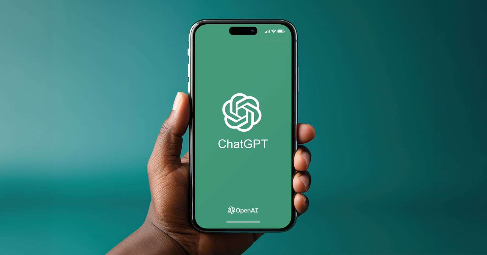 Claude ChatGPT - © Shutterstock