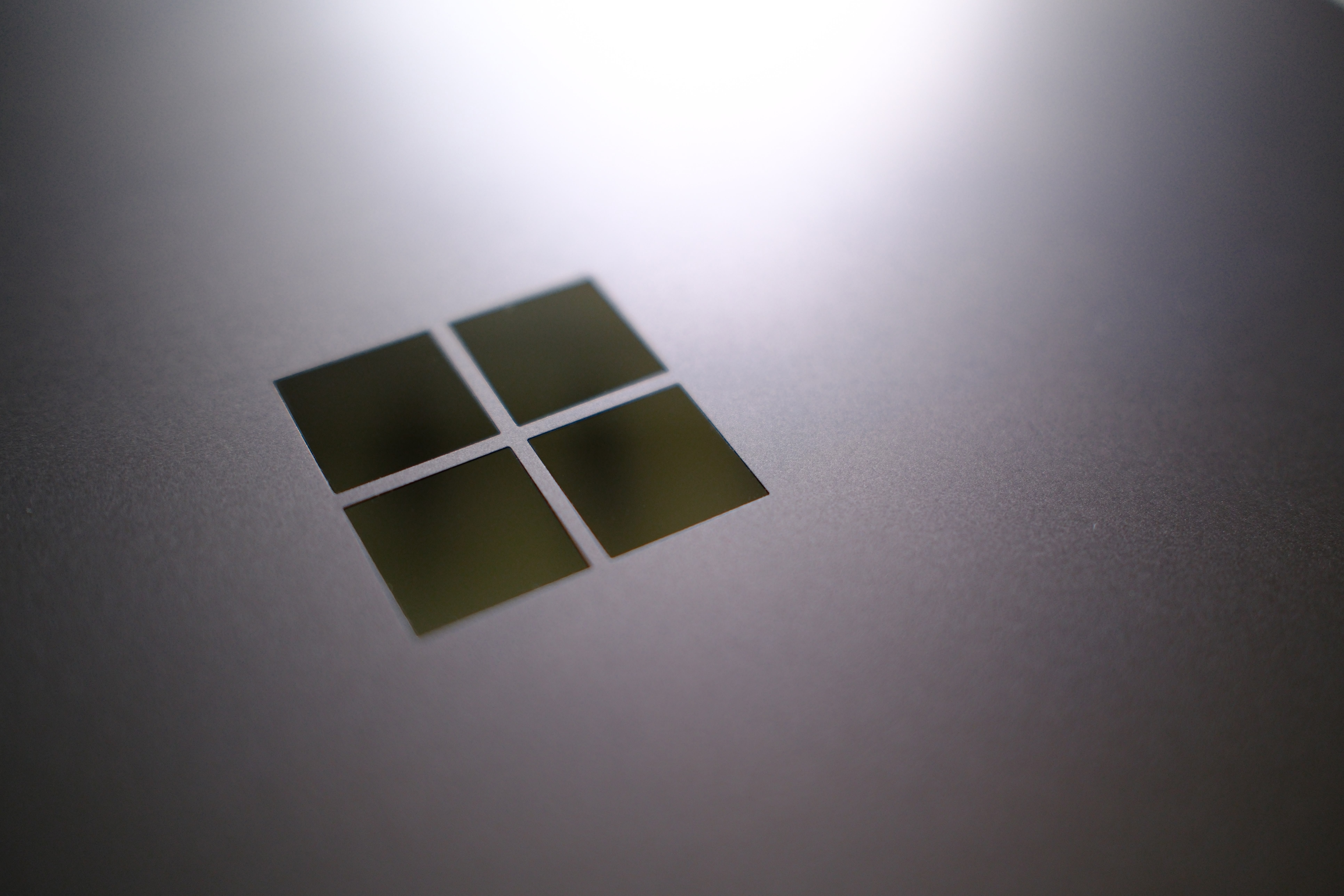Microsoft corrige des failles à la pelle. Le Patch Tuesday mois d'août en devient l'un des plus conséquents de l'année. © Shutterstock