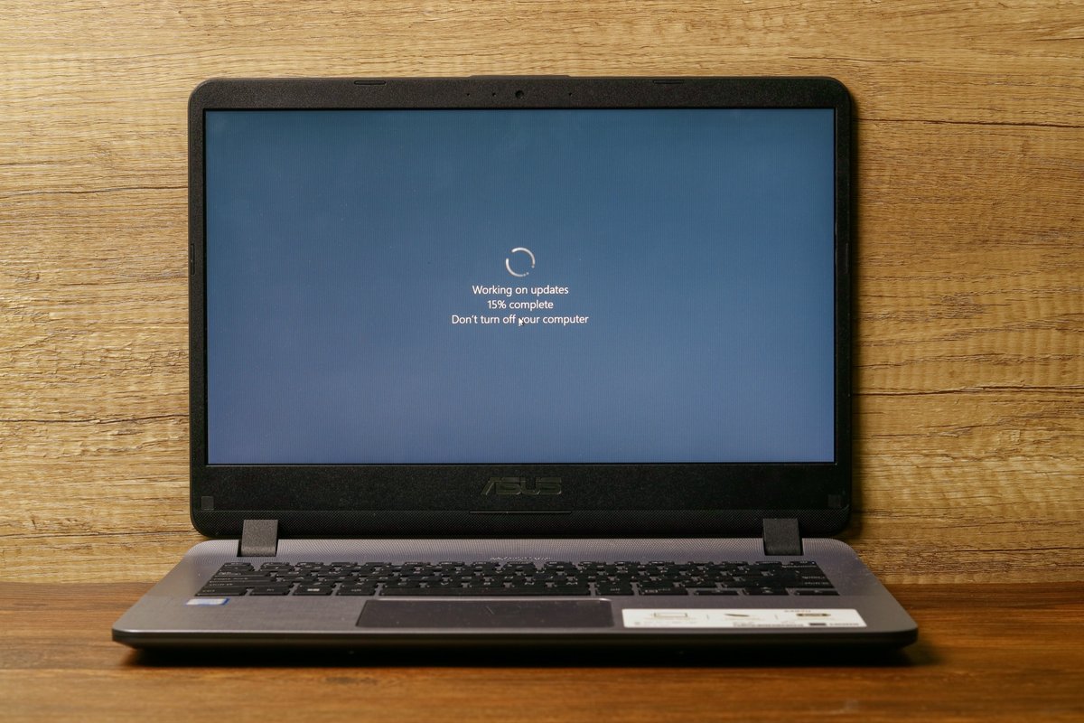 Le PAtch Tuesday de juin corrige 66 vulnérabilités, dont deux failles zero day critiques susceptibles d'être exploitées. N'attendez pas pour mettre à jour votre PC. © Rembolle / Shutterstock