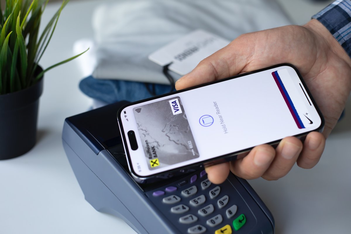 Apple Pay va s'enrichir d'un nouveau service très attendu pour faciliter vos paiements en magasin ©Shutterstock.com