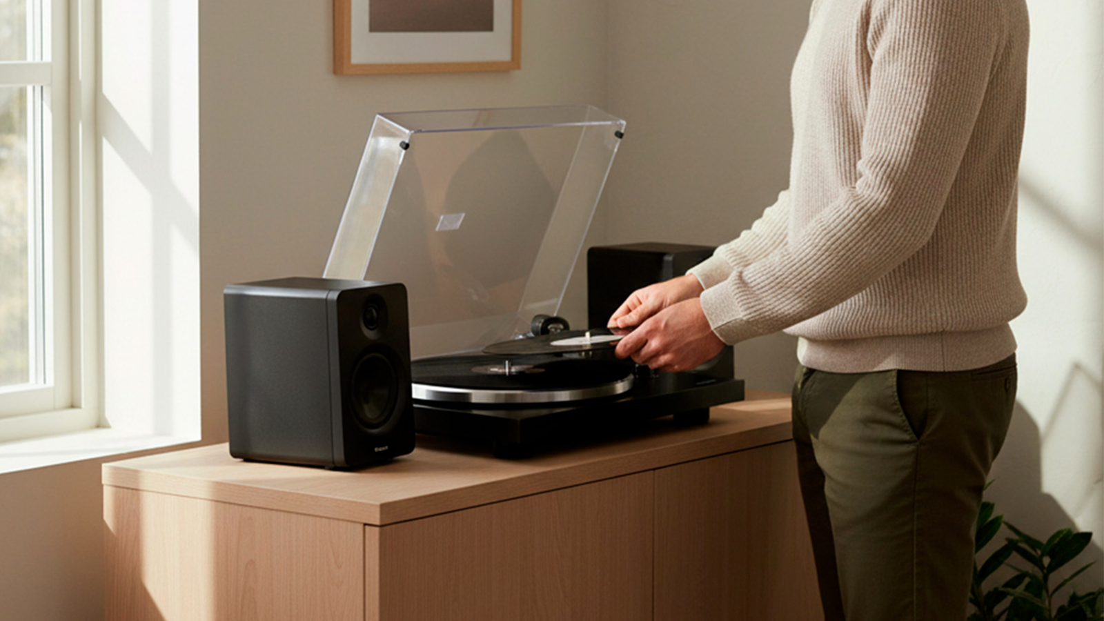 À l'ère de l'écoute numérique passive, le vinyle impose son rythme et transforme la musique en un rituel. ©VULKKANO