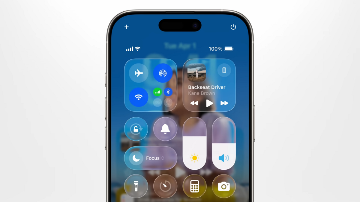 Un test rigoureux vient enfin répondre à une question qui inquiète de nombreux propriétaires d'iPhone : ces effets visuels épuisent-ils vraiment la batterie ? © Apple