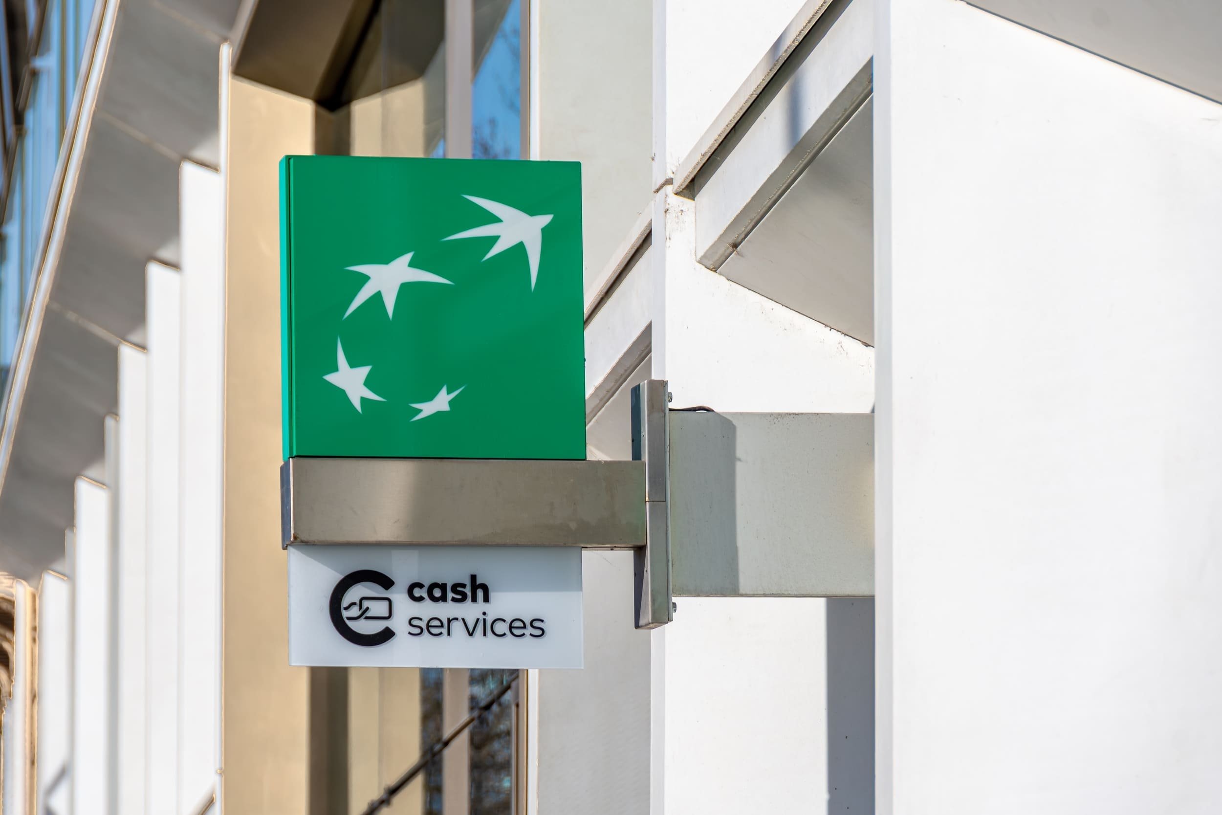 BNP Paribas déboutée en appel après avoir refusé de rembourser une victime de spoofing bancaire. © HJBC / Shutterstock