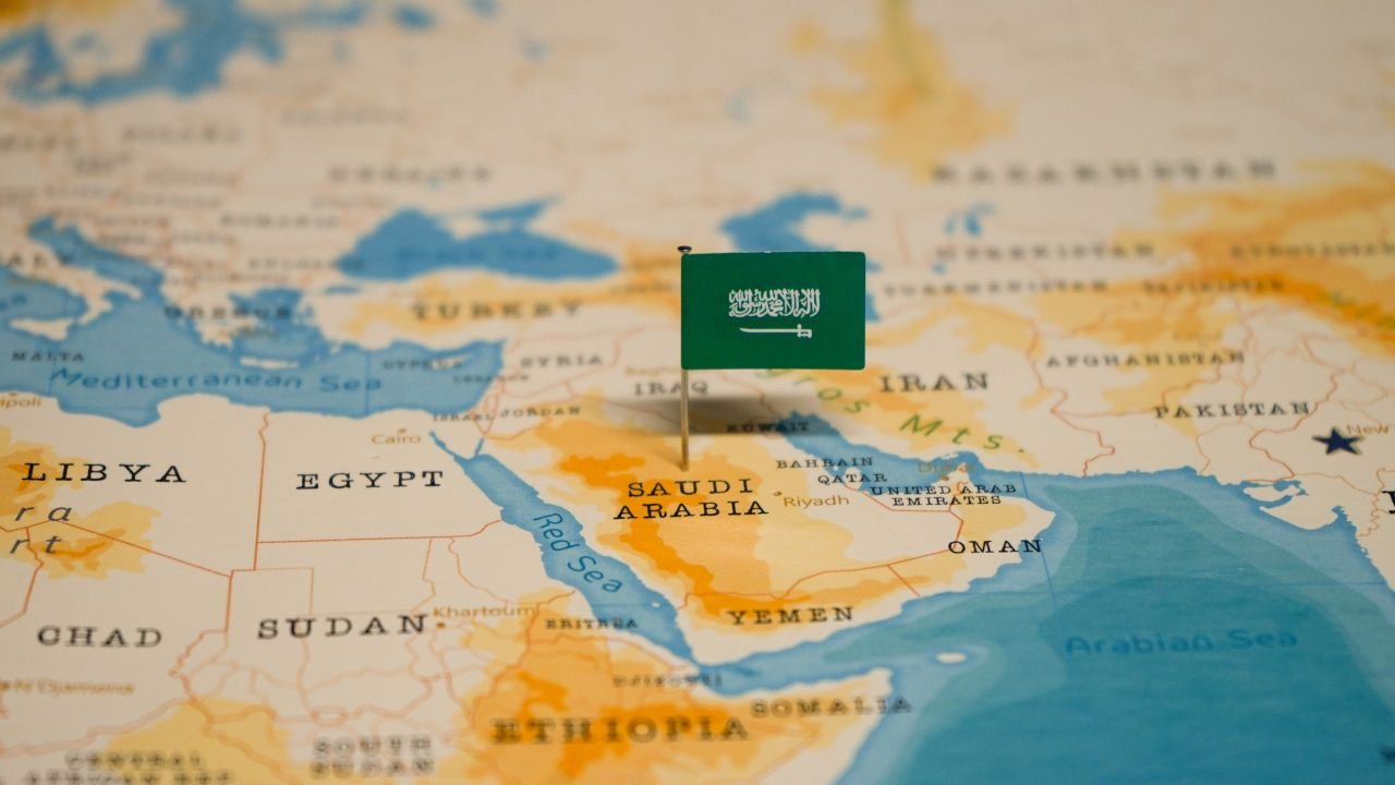 L'Arabie Saoudite part à la conquête de l'IA avec son chatbot Humain Chat - ©hyotographics / Shutterstock