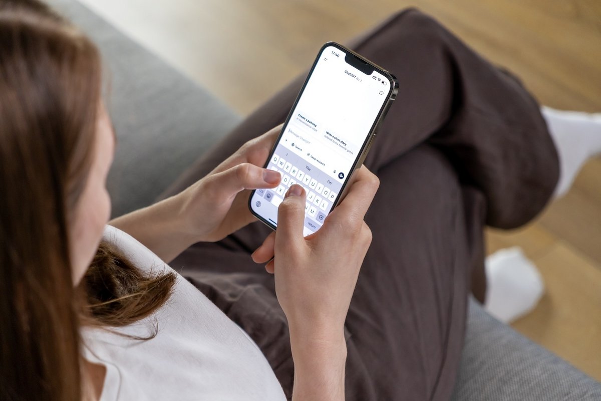 OpenAI a été ordonnée de garder toutes les conversations de ses utilisateurs avec ChatGPT. ©aileenchik / Shutterstock