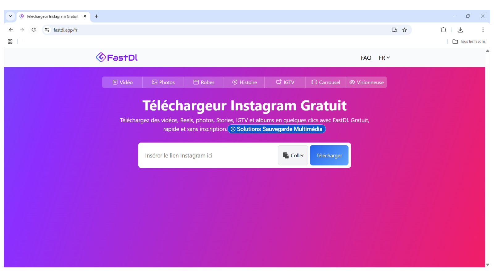 FastDl permet de télécharger des vidéos et photos Instagram en collant un lien. Le service fonctionne en ligne, sans installation, depuis un mobile ou un ordinateur. © FastDl