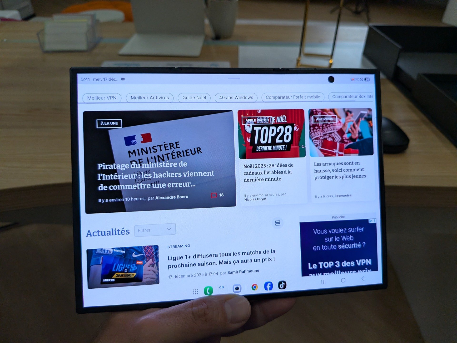 Deux Galaxy Z TriFold ont vu leur écran intérieur tomber hors service au bout de quelques jour. ©Nicolas Guyot