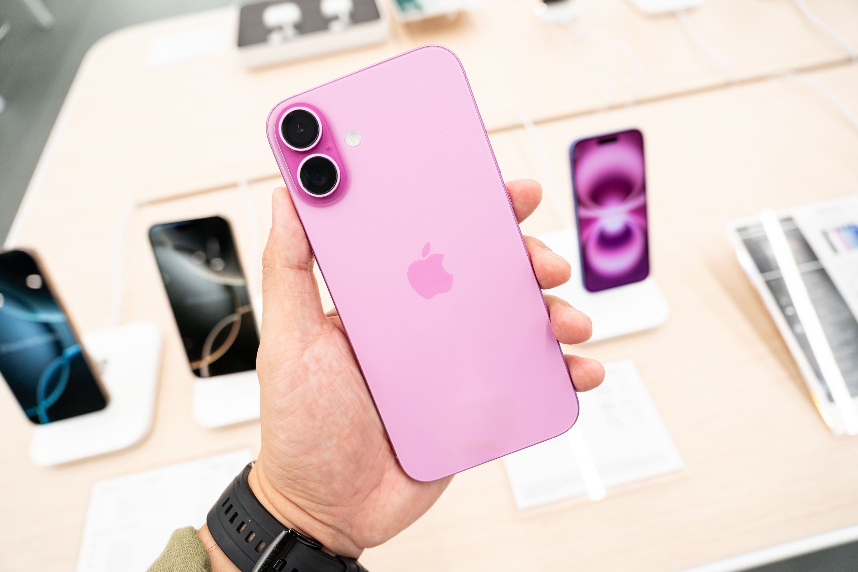 L'iPhone 16 © Wongsakorn 2468 / Shutterstock.com