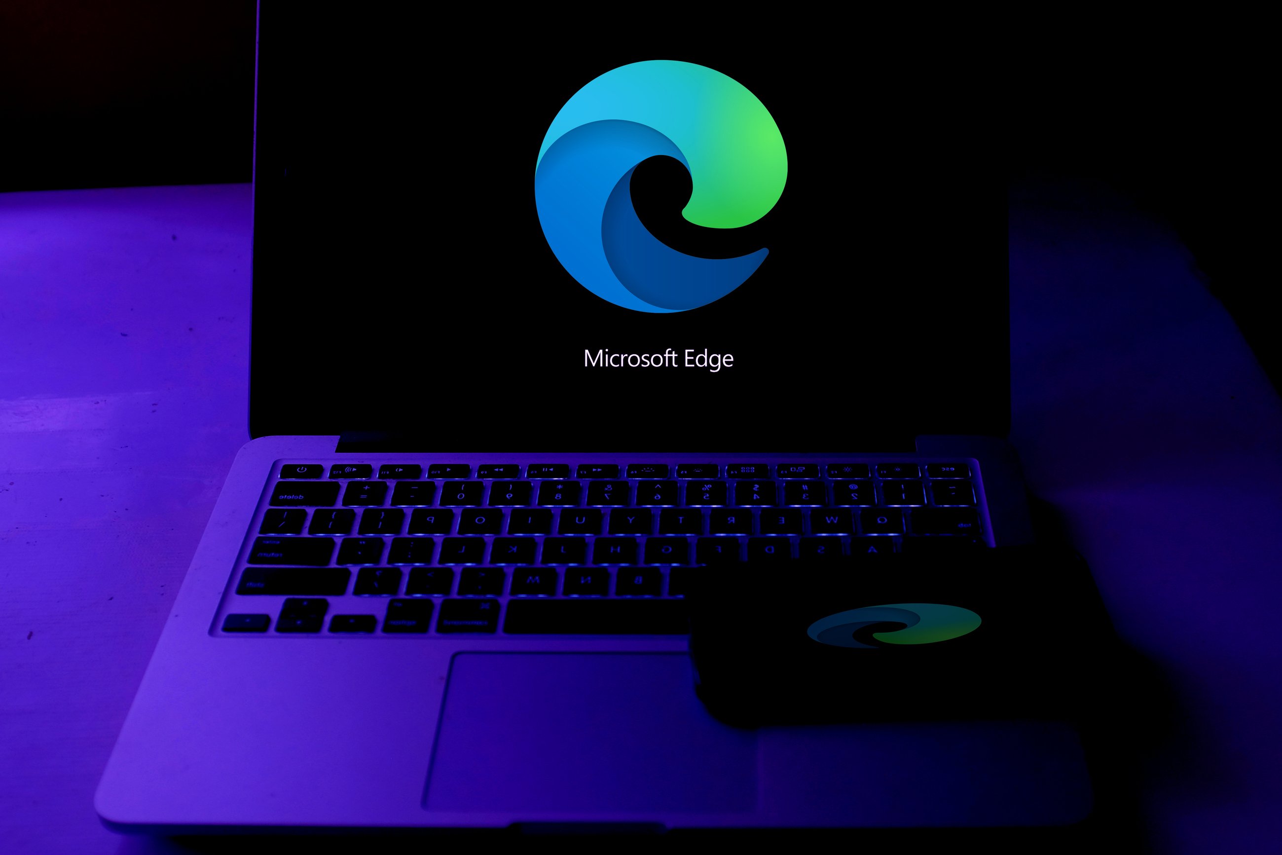 Le navigateur Microsoft Edge intègre plusieurs fonctions IA © Daniel Constante / Shutterstock