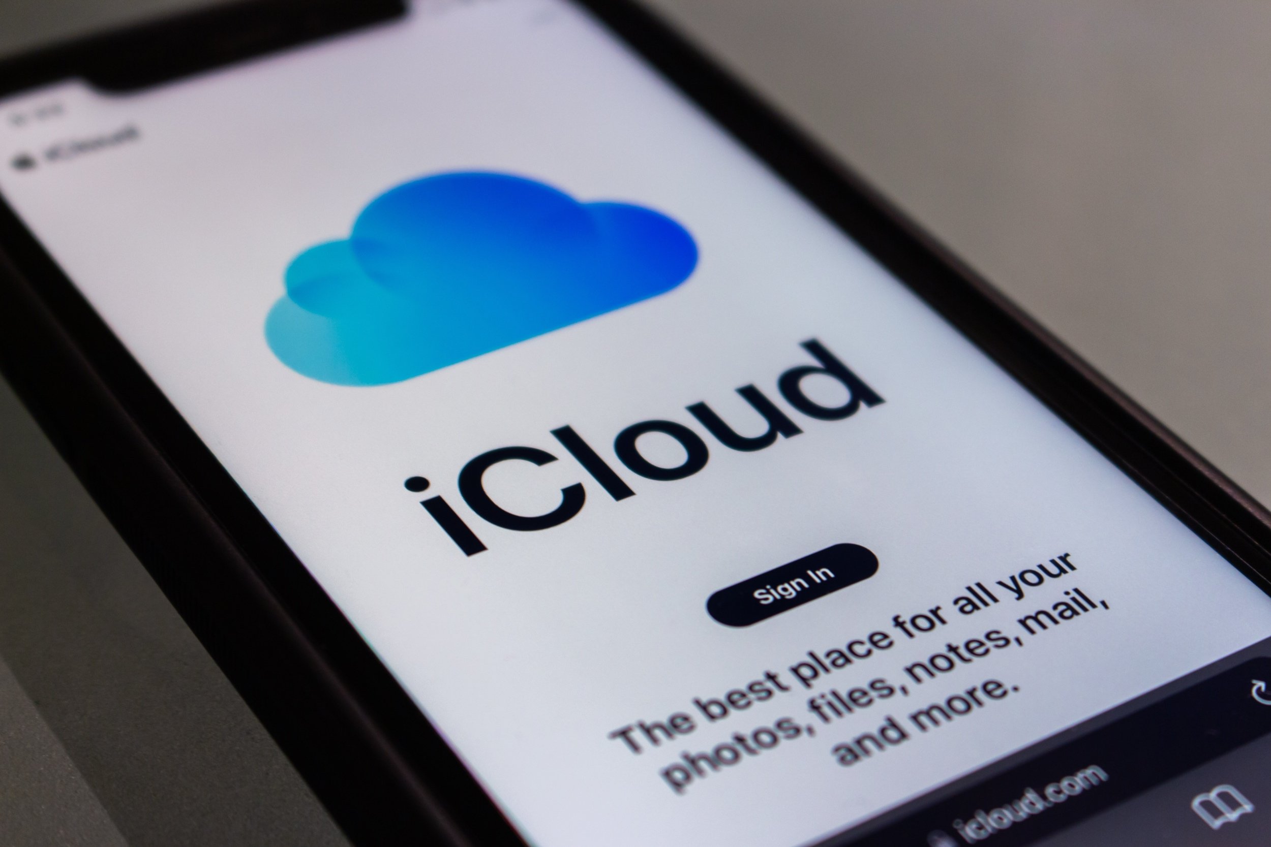Avec iOS 26.4, Apple délocalise la recherche iCloud sur vos appareils de confiance ©Shutterstock