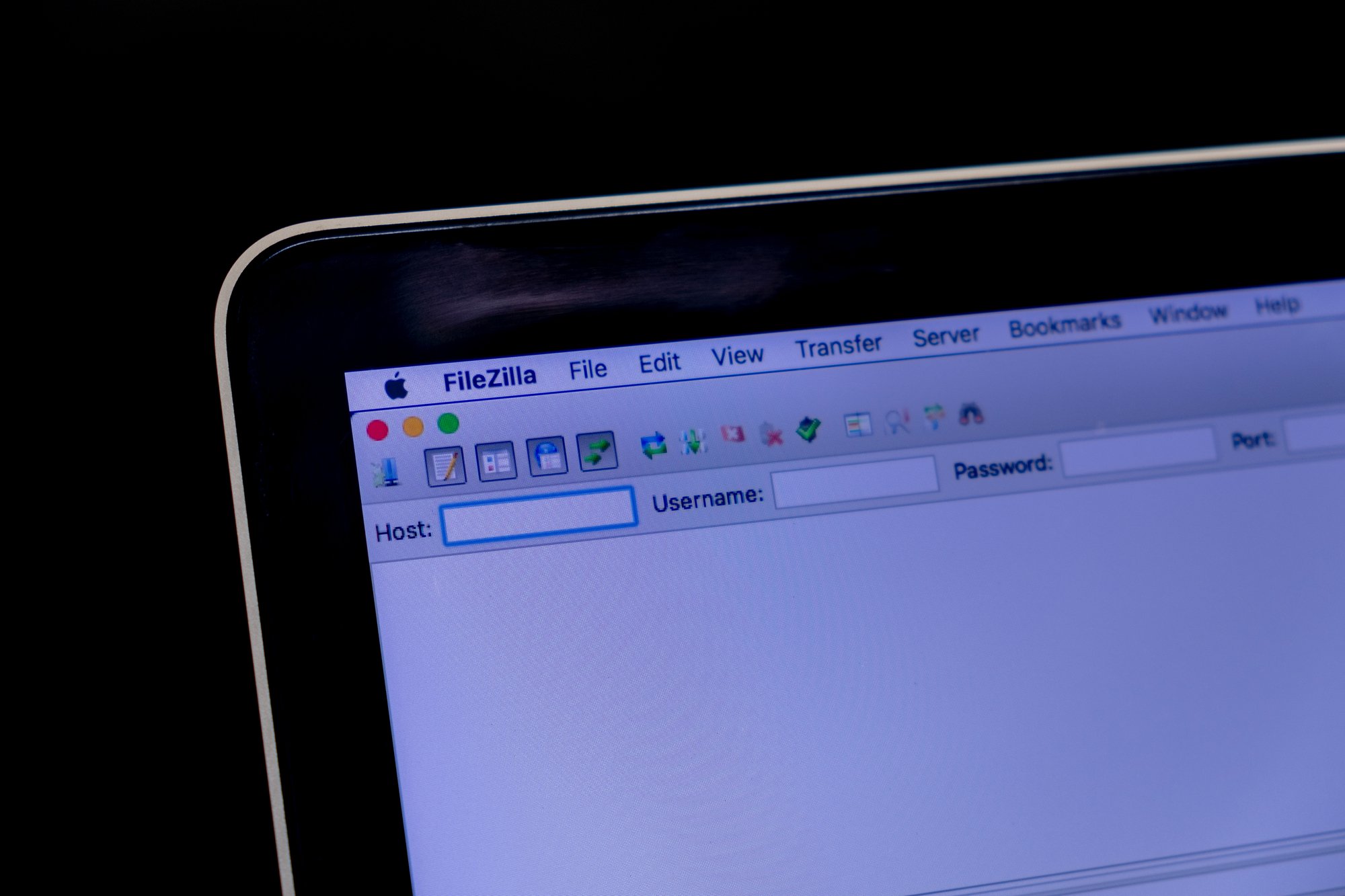 Des malwares sont diffusés sur le client FTP © justplay1412 / Shutterstock