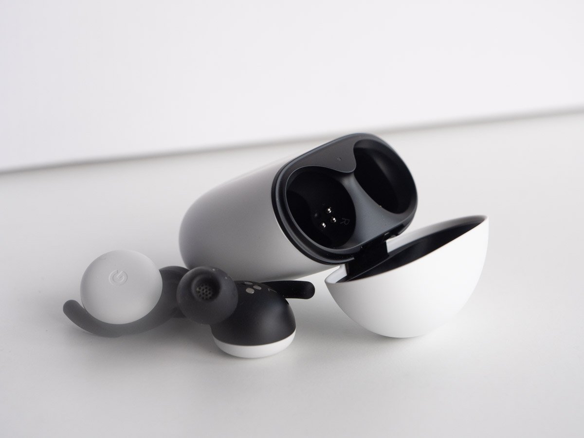 Les Google Pixel Buds, pour illustration. © Guillaume Fourcadier pour Clubic