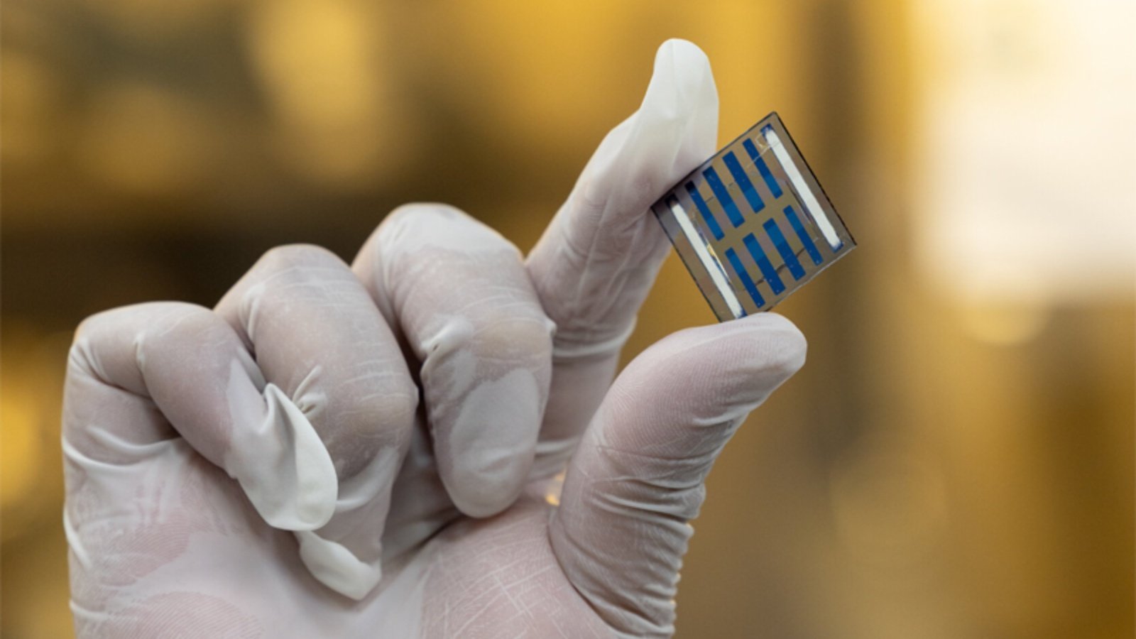 Pour une cellule à une seule jonction, ce plafond théorique de rendement est fixé à 33,16 %. En resserrant le cône d’émission de leur prototype, les chercheurs de l’ICFO ont réduit cette perte, longtemps tenue pour inévitable, avec l’espoir de faire sauter ce plafond - ©ICFO