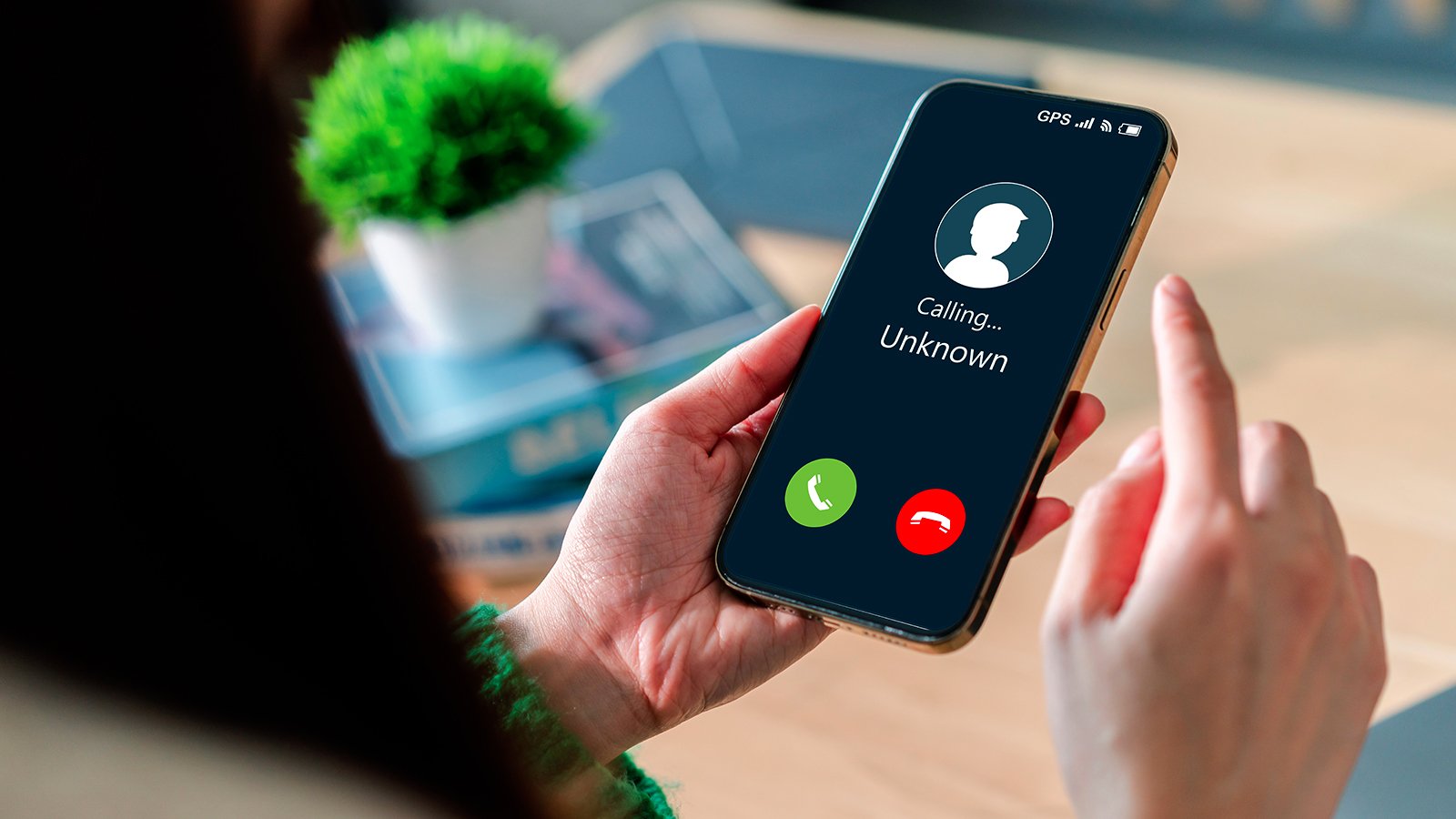 Reverse Phone permet d’identifier un numéro inconnu et d’en évaluer la fiabilité avant de décrocher. ©Shutterstock