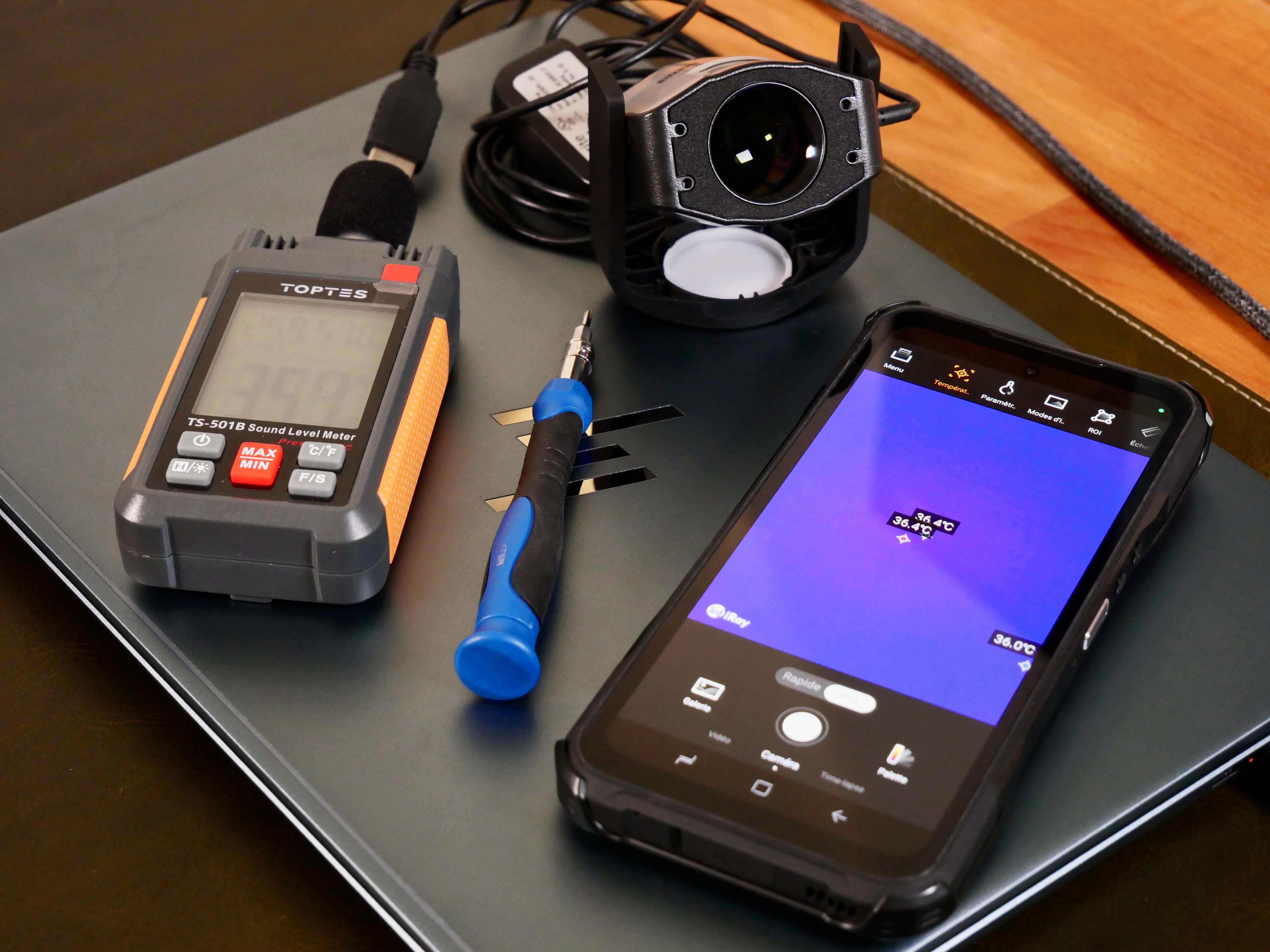 Les principaux outils que nous utilisons pour nos tests // © Nathan Le Gohlisse pour Clubic
