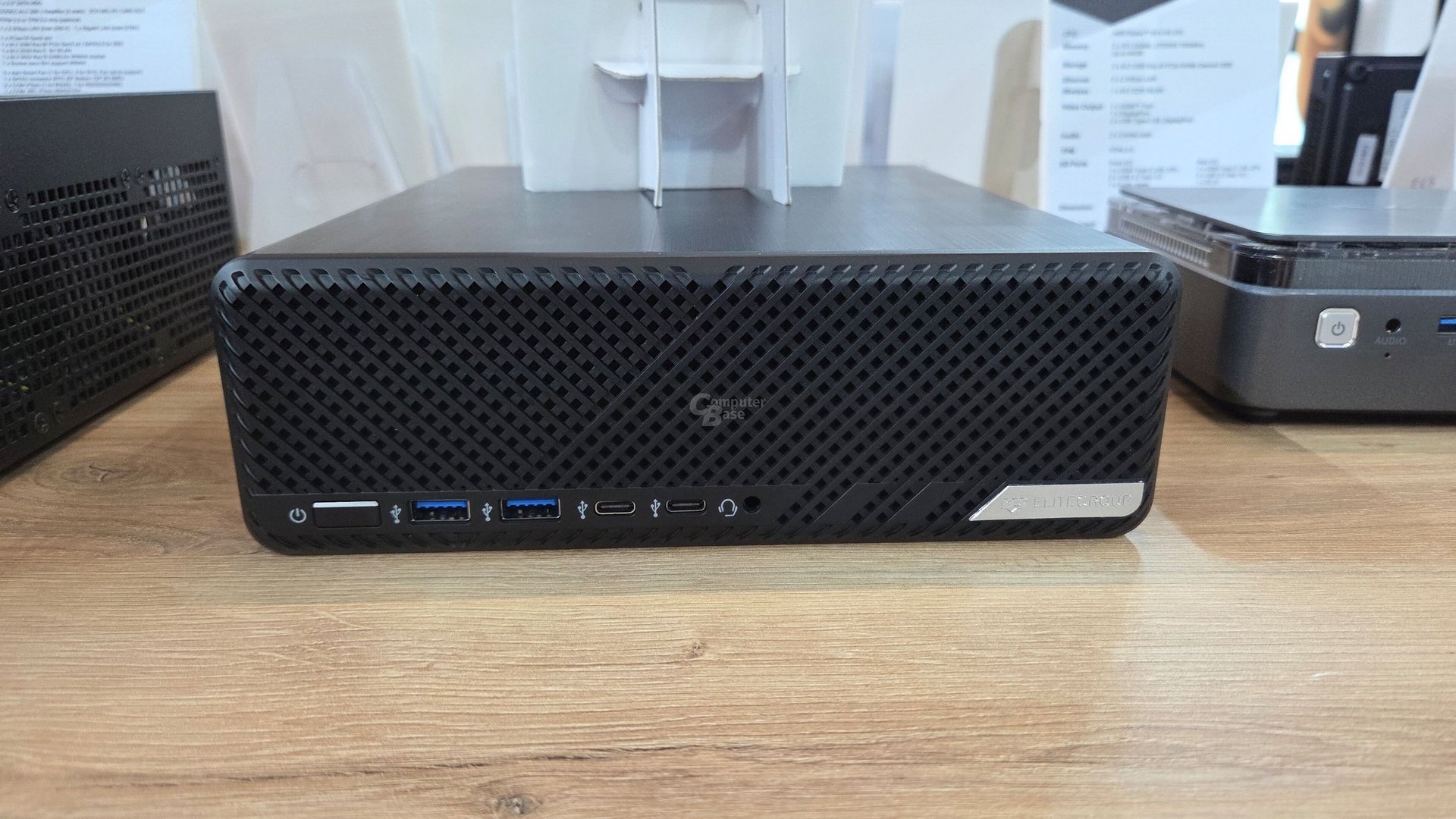 Il ne s'agit encore que d'une coquille vide, mais le P300 souligne les intentions d'ECS. ©ComputerBase