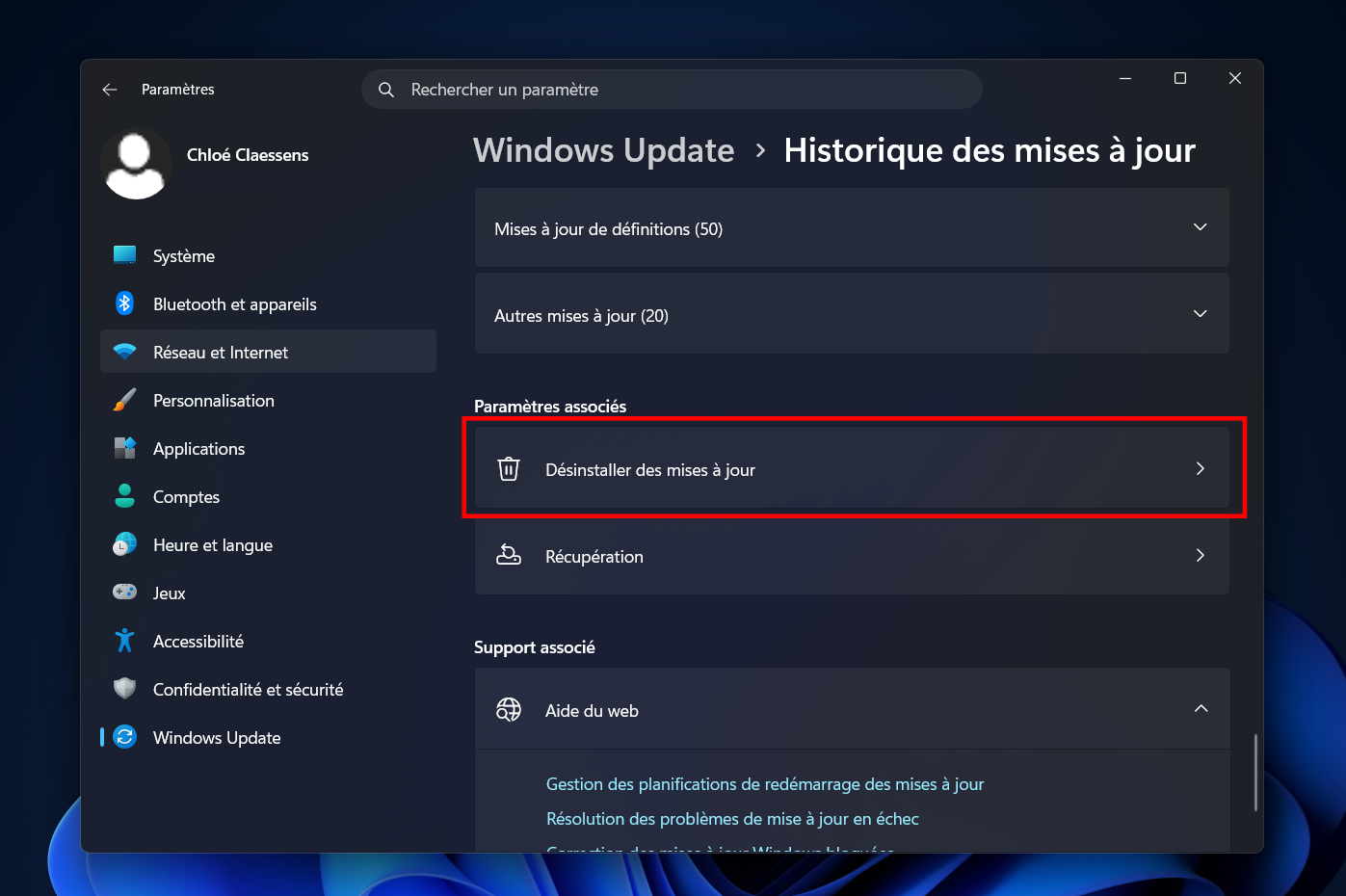 Si votre PC Dell galère depuis les deux dernières mises à jour de Windows, pensez à les désinstaller dans les paramètres de Windows Update, le temps que Microsoft déploie un vrai correctif. © Clubic
