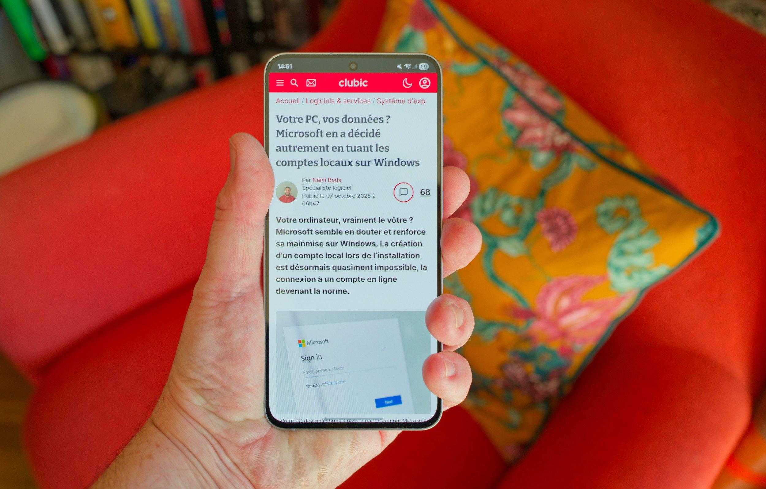 Le Samsung Galaxy S25 FE et son bel écran Amoled de 6,7 pouces. ©Marc Mitrani pour Clubic