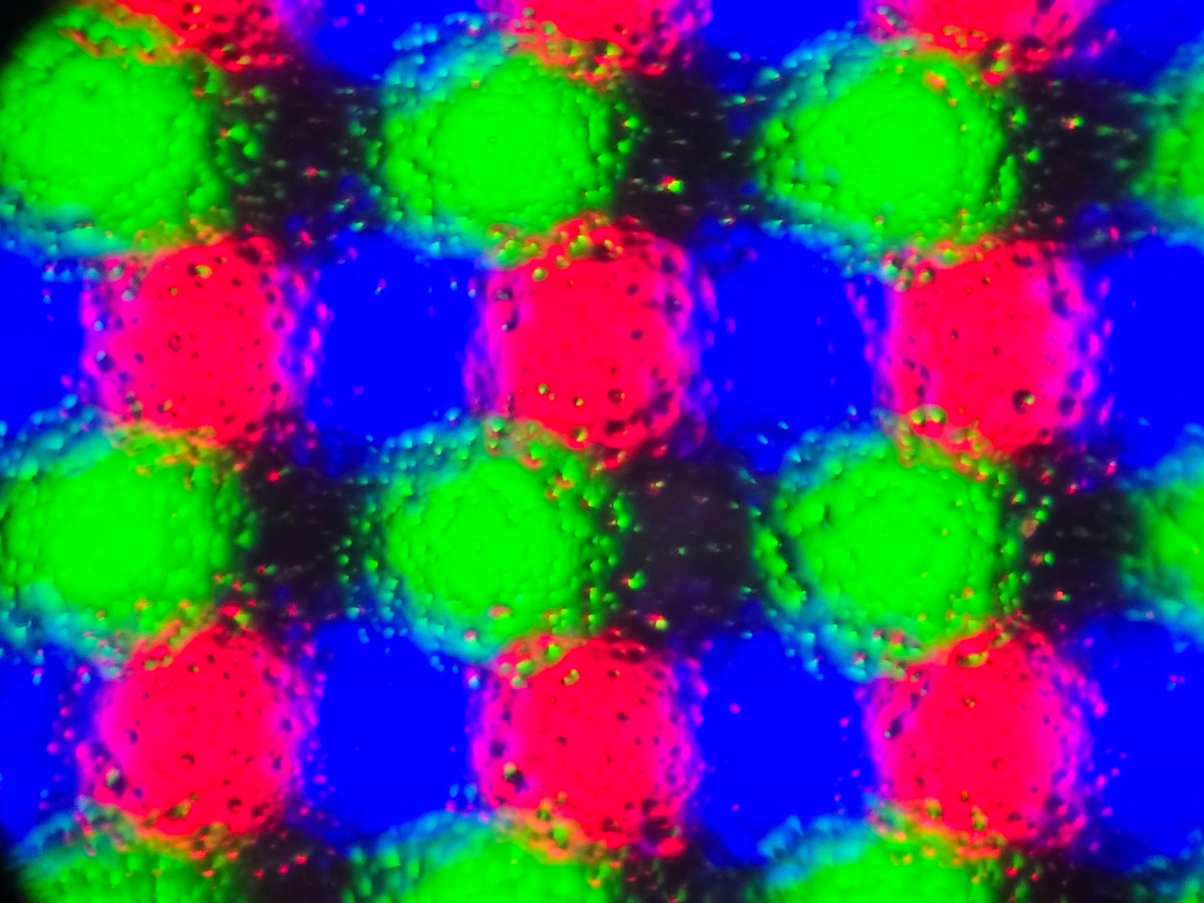 Les sous-pixels du S95F et sa dalle QD-OLED. © Matthieu Legouge