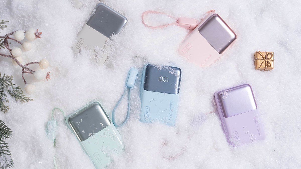 INIU mise sur la vitesse, la compacité et l’ergonomie avec ses chargeurs nomades en promo, dont les Pocket Rocket P50 et SnapGo W31 E1 ©INIU