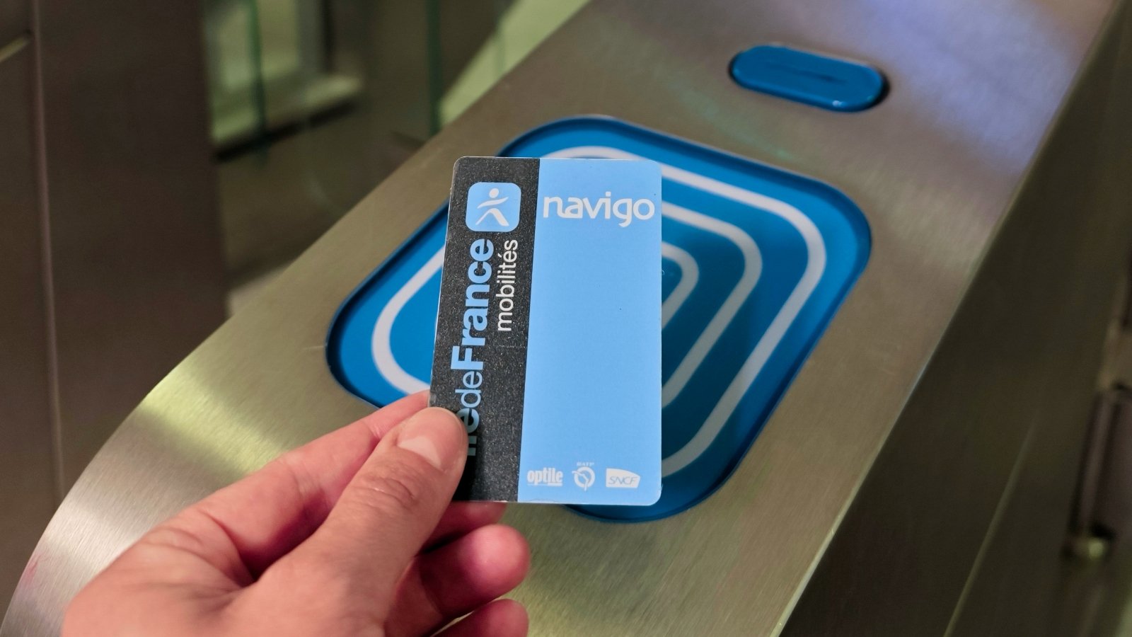 Le Pass Navigo annuel, ce n'est pas pour tout de suite ©OKcamera / Shutterstock.com