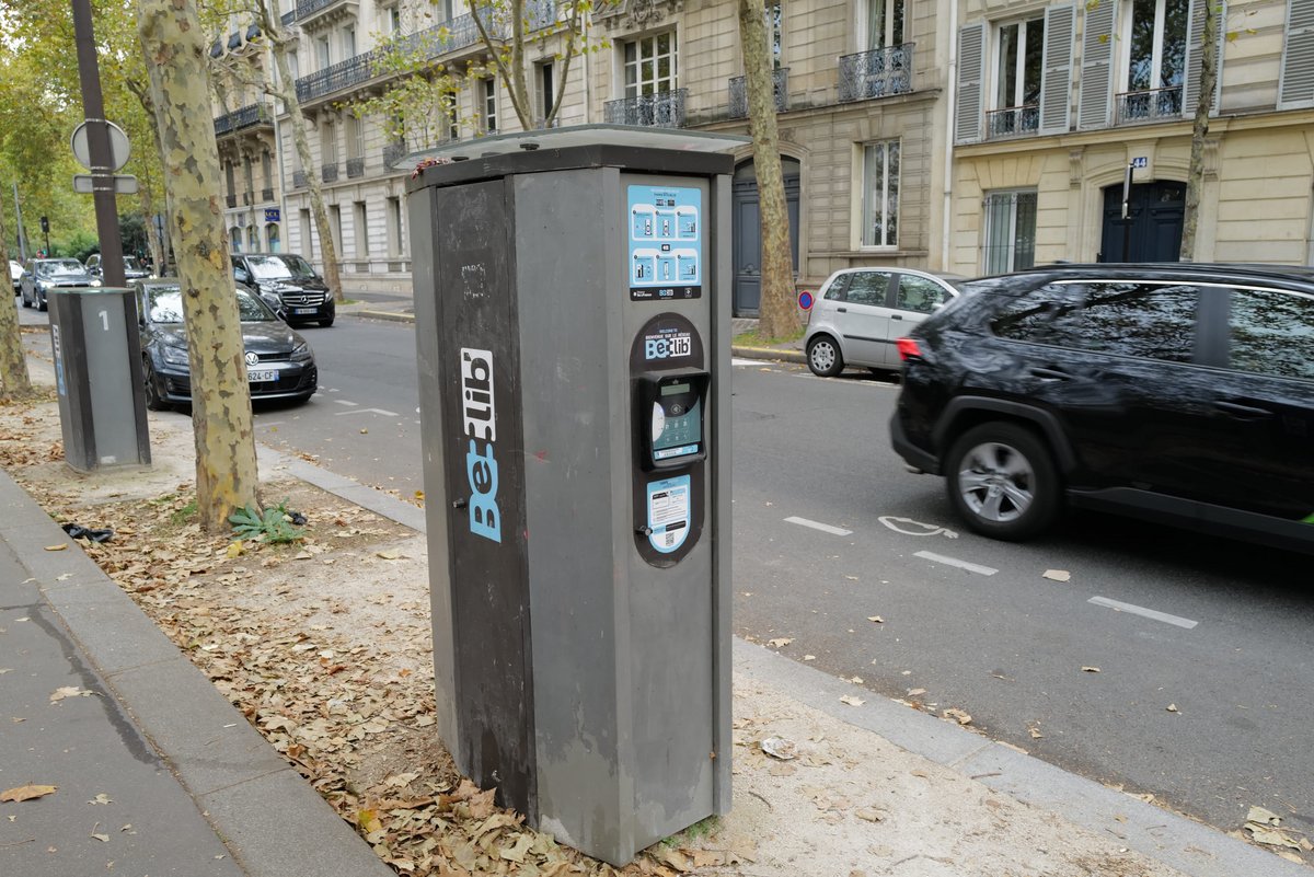 Les bornes de recharge électrique deviennent la cible des cybercriminels © Phil Pasquini / Shutterstock