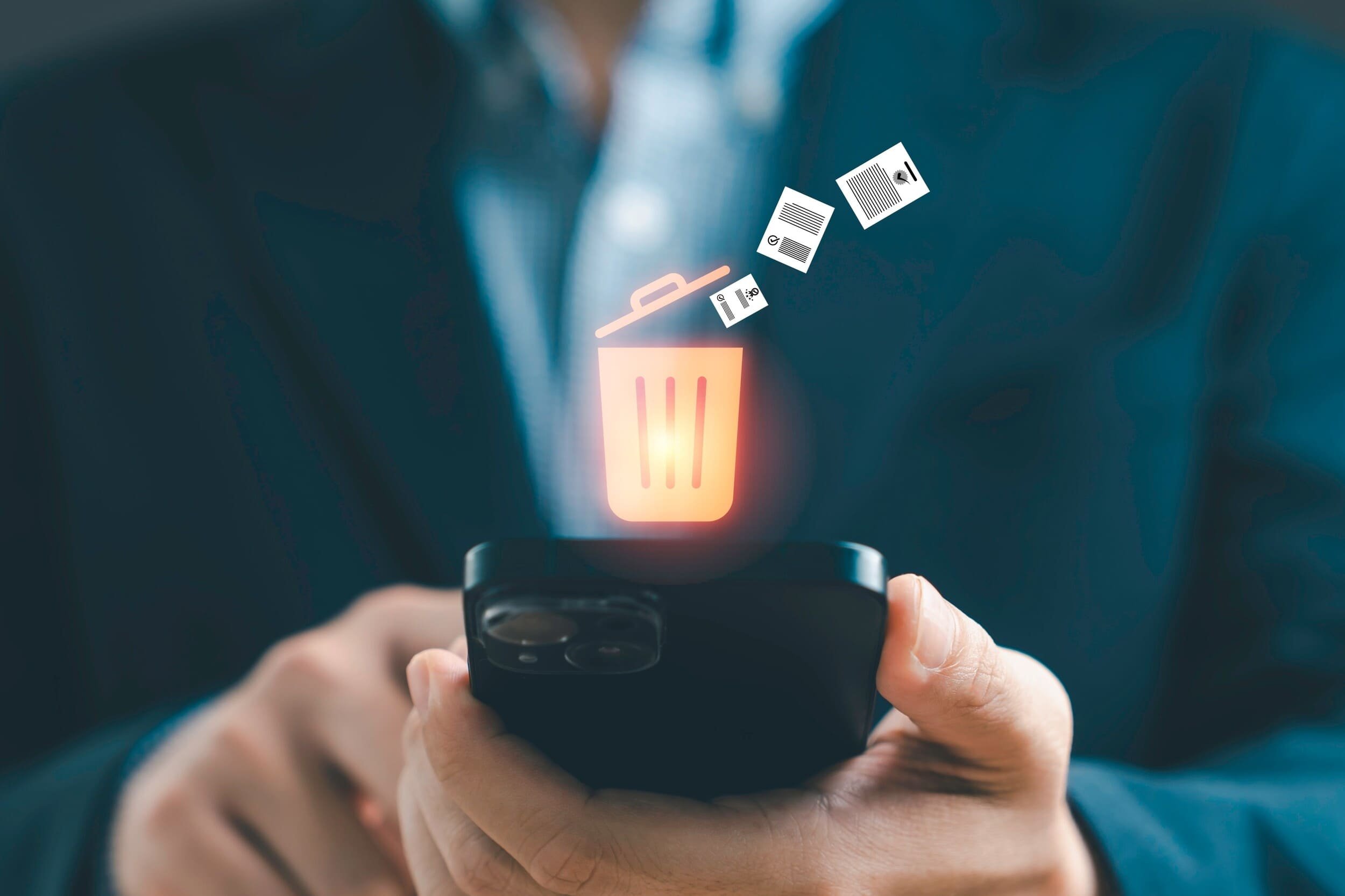 La CNIL a inspecté six entreprises sur la suppression de vos données et le résultat est mitigé. © Dilok Klaisataporn / Shutterstock