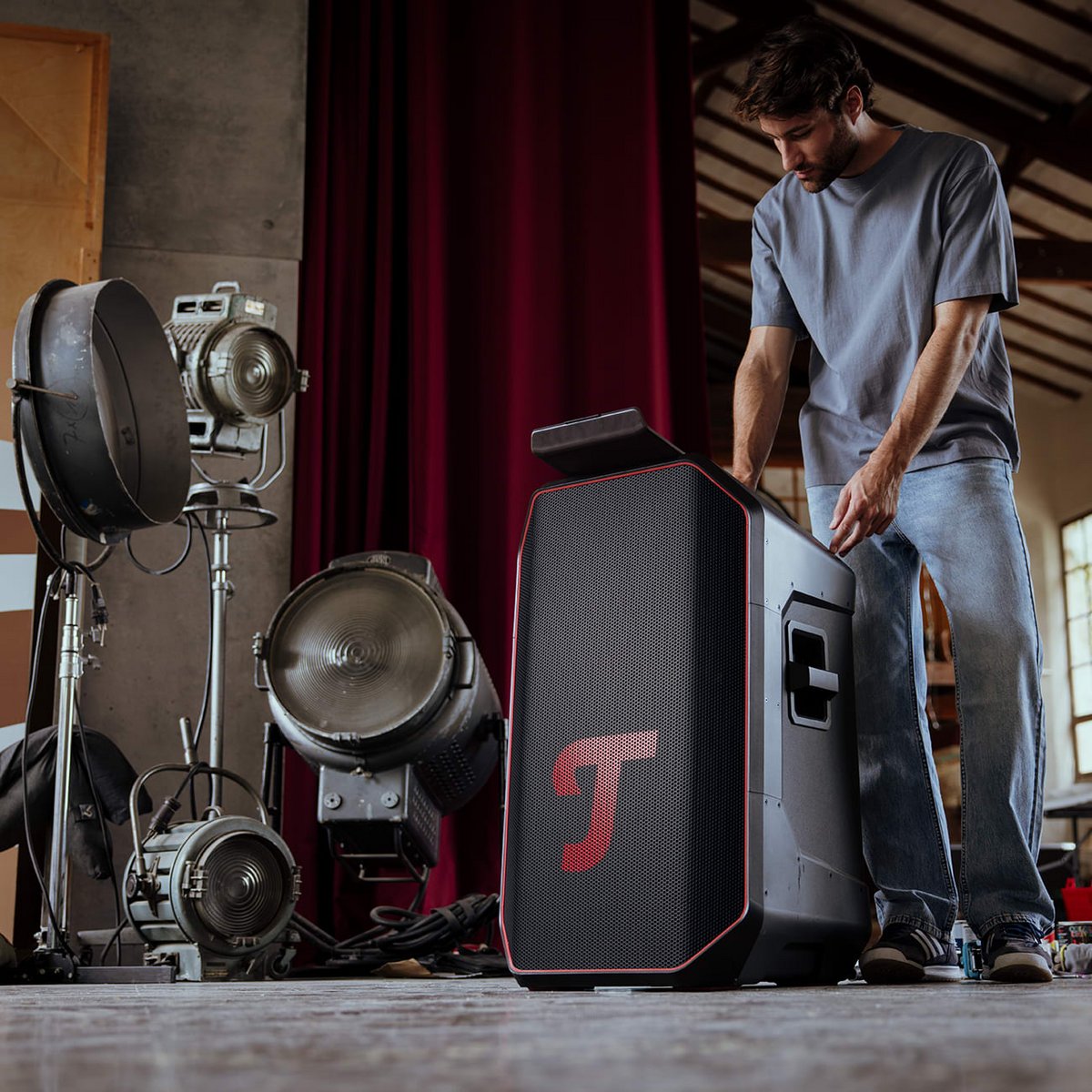 La Rocketer 2 réunit tout le nécessaire pour sonoriser et illuminer un événement en intérieur ou extérieur. ©Teufel