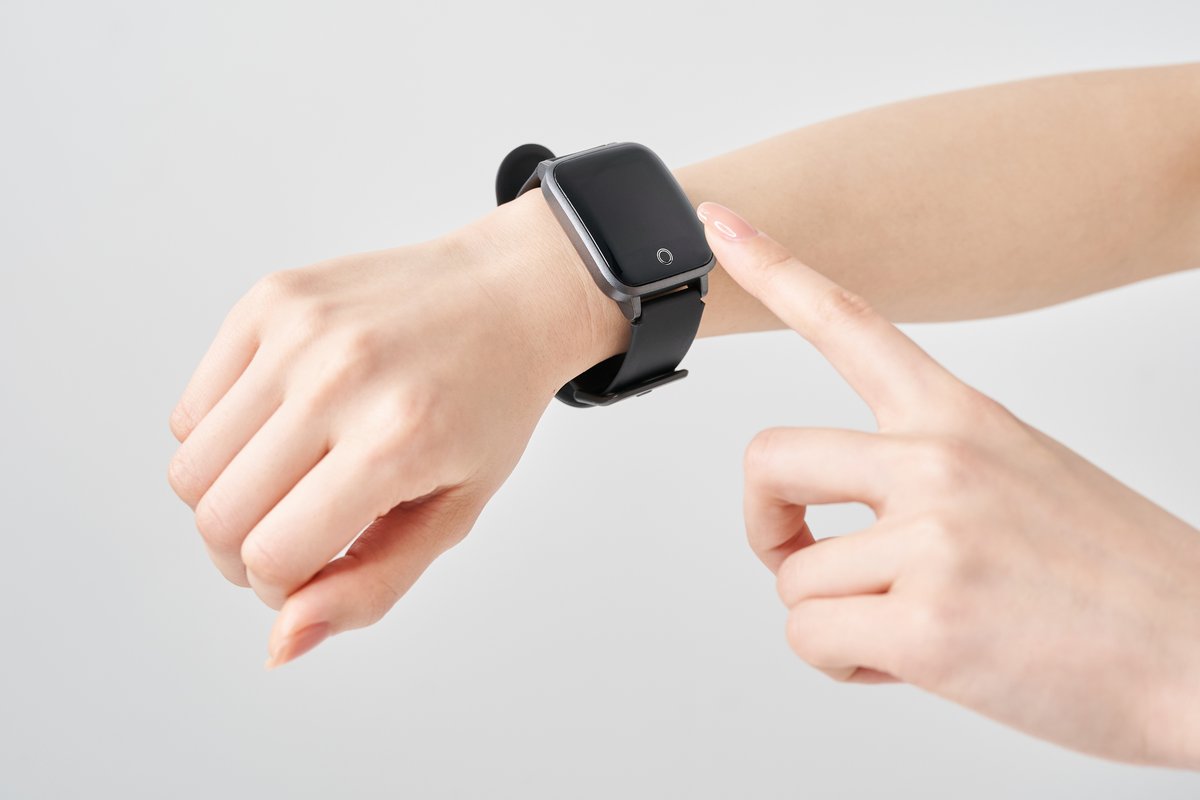 Au tour de Meta de se lancer sur le marché de la montre connectée ? © Shutterstock.com