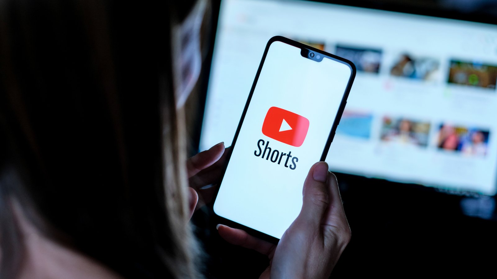 Vous verrez bientôt des avatars générés par IA sur les YouTube Shorts. ©Ascannio / Shutterstock