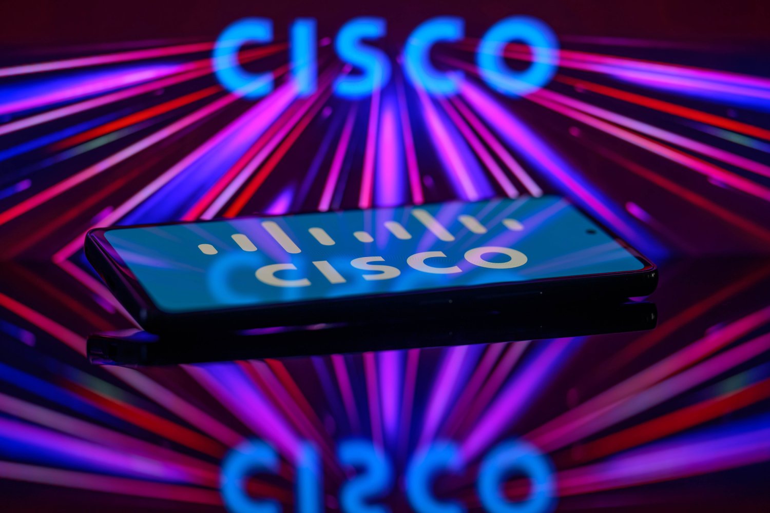 Cisco veut satisfaire ses clients européens. ©JRdes / Shutterstock