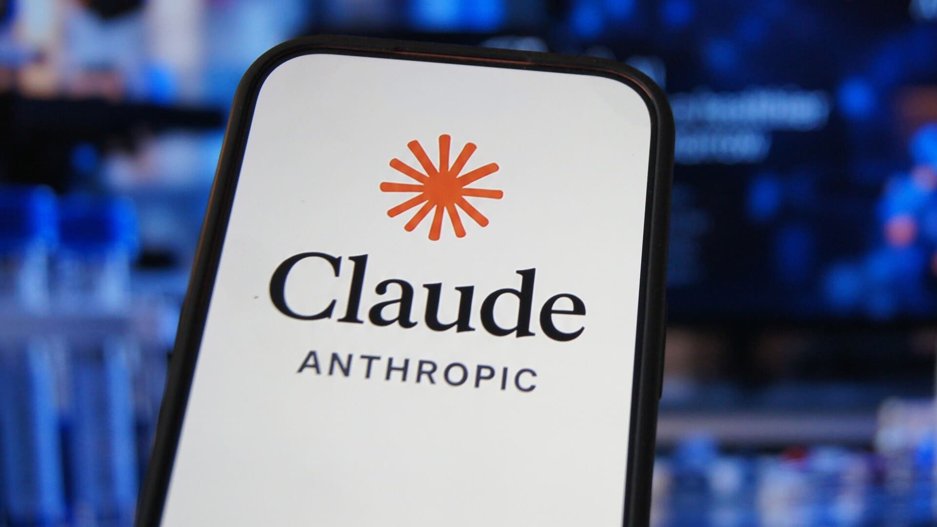Anthropic ouvre ses portes à des évaluateurs indépendants chargés d’examiner les risques de ses modèles d’IA Claude. © Evolf / Shutterstock