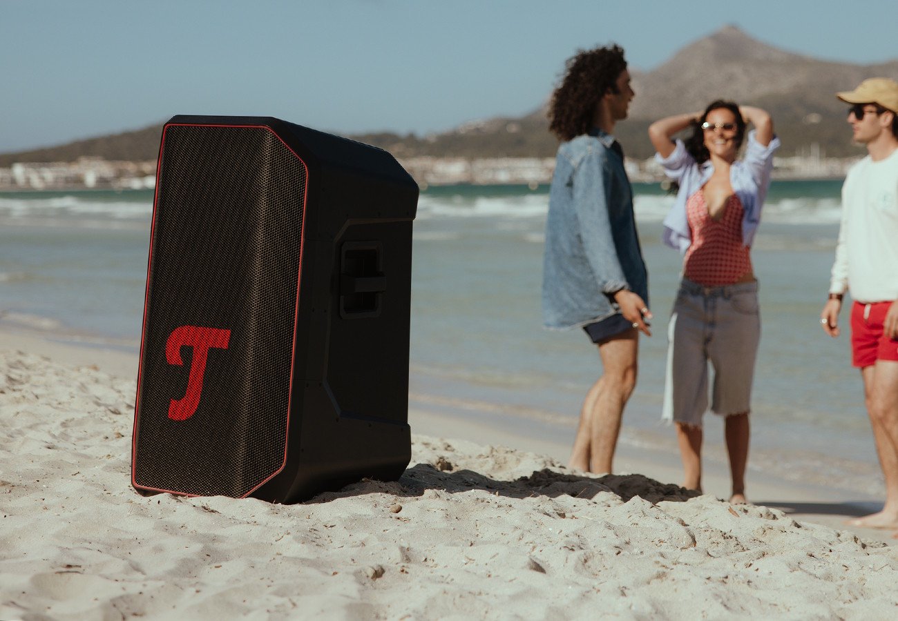 440 watts dans une enceinte transportable, c'est la promesse de la Rockster 2. ©Teufel