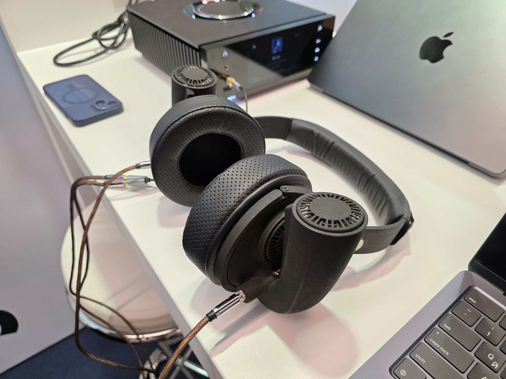 Un casque à réacteur ? Non, un casque HIfi, parmi les plus étranges de la création