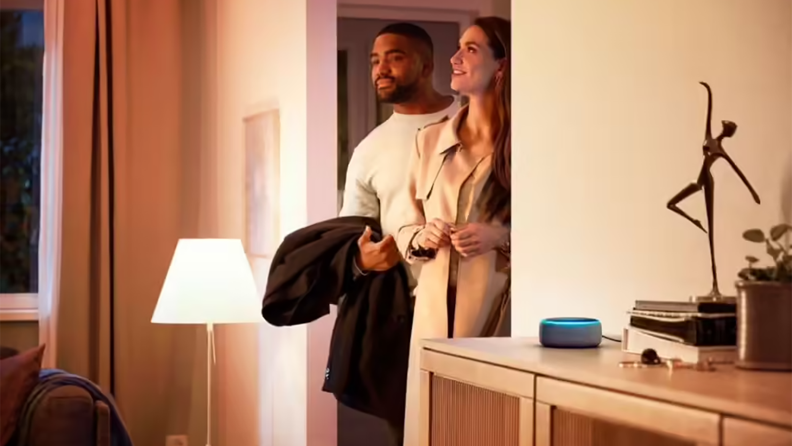 L'Echo Dot 3 et les deux ampoules Philips Hue White