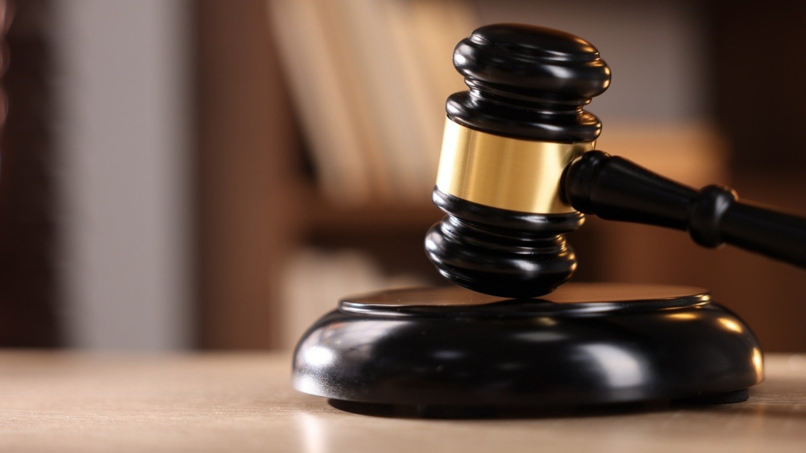 Dans une tribune publiée hier dans Le Monde, Théodore Christakis, professeur de droit du numérique, et les magistrats Frédéric Macé et Jacques Martinon exhortent le Gouvernement à confier cet outil « sans attendre » aux enquêteurs - ©New Africa / Shutterstock